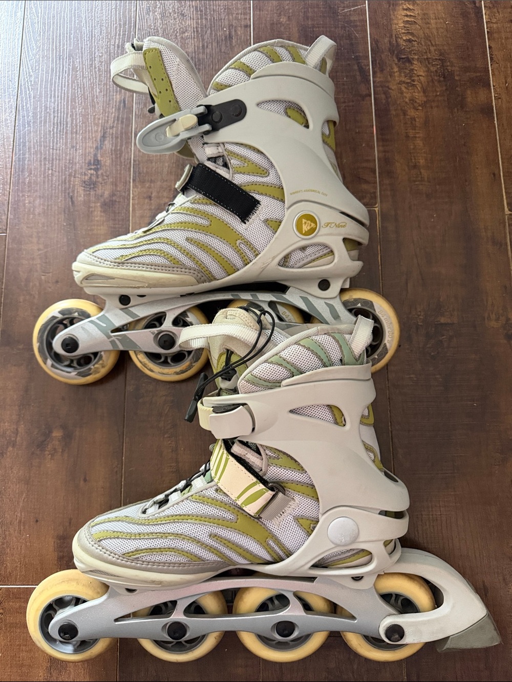 JETTE zebra - Cream & Light Green Adjustable Rollerblades